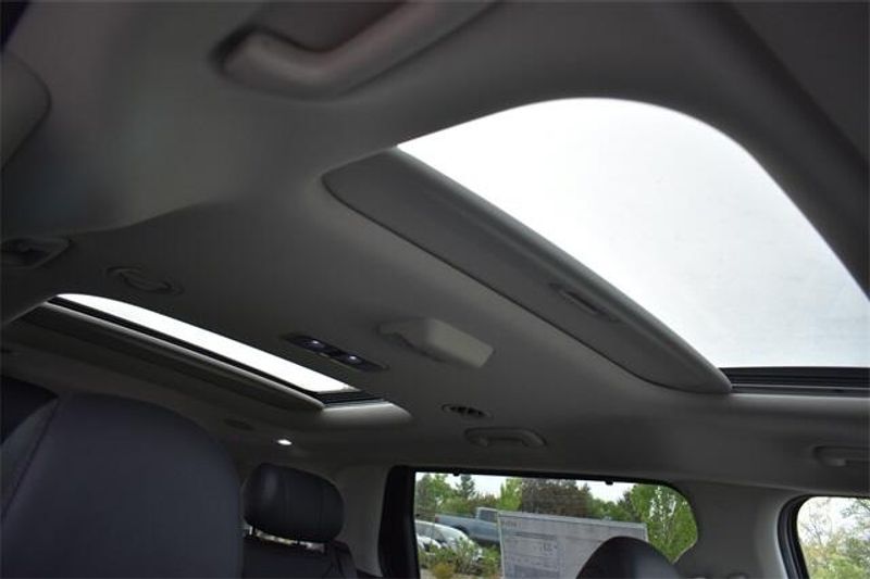 2025 Kia Carnival Hybrid SX PrestigeImage 13