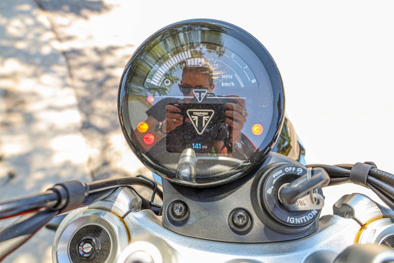 USED 2025 TRIUMPH SPEED TWIN 1200 Image 14