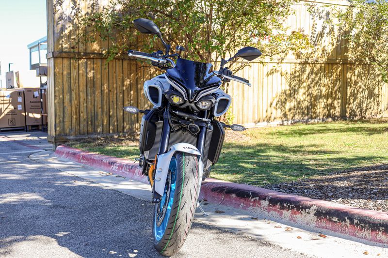 NEW 2025 YAMAHA MT10 Image 3