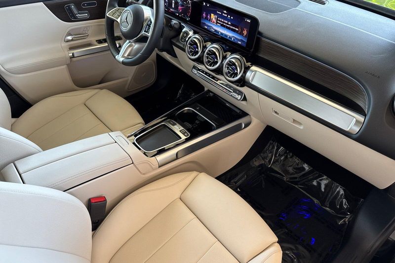 Used 2026 Mercedes-Benz GLB 250Image 18