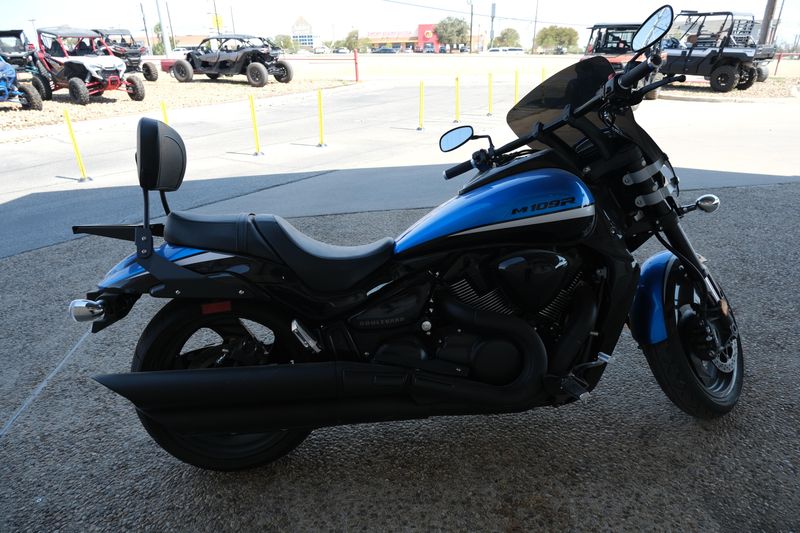 2022 Suzuki BOULEVARD M109R BOSS BLUEImage 21