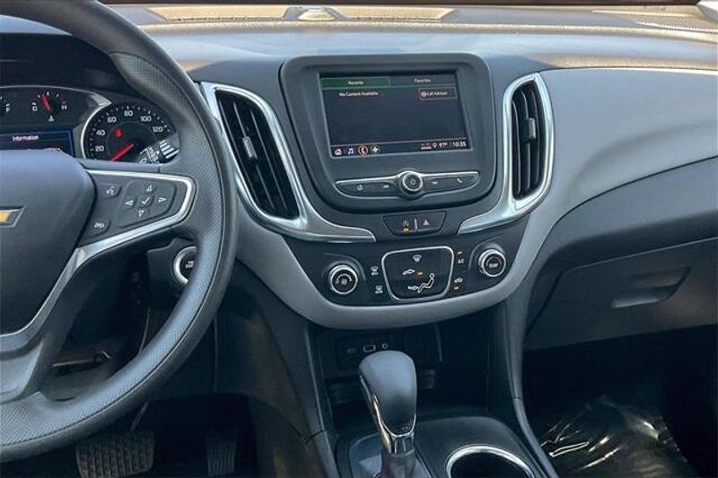 2022 Chevrolet Equinox LSImage 5