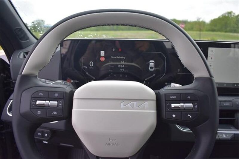 2025 Kia K4 GT-LineImage 26
