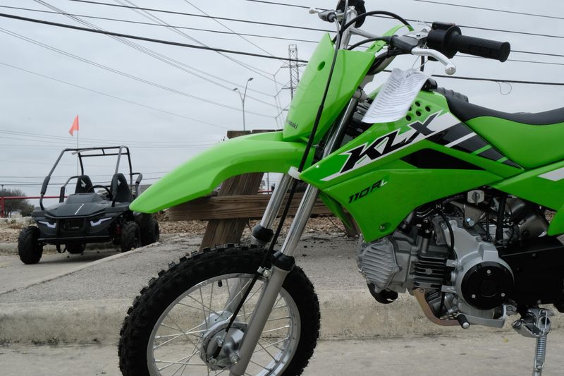 2025 Kawasaki KLX110R L LIME GREENImage 4