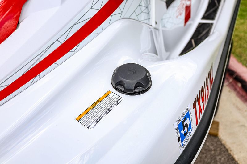 2021 Yamaha EX LIMITED TORCH RED AND WHITE Image 2