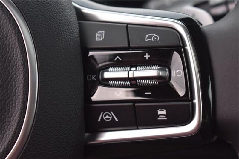 New 2025 Kia Carnival Hybrid SX PrestigeImage 31