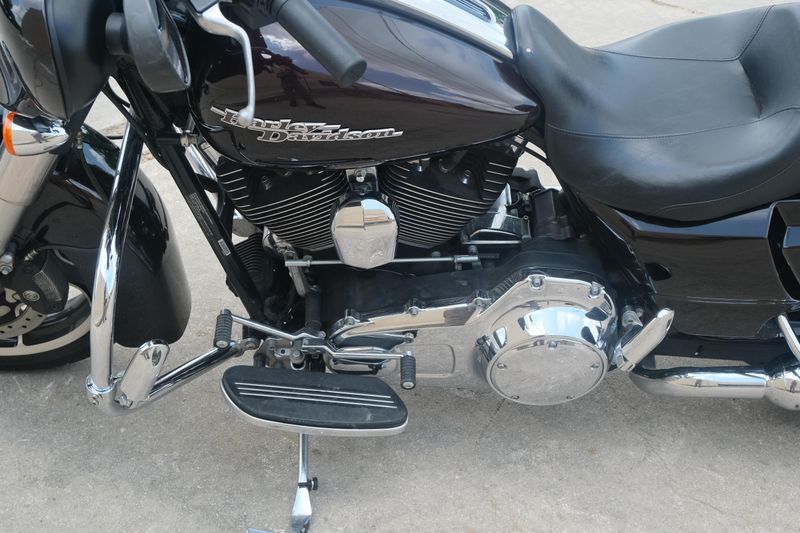 2011 HARLEY STREET GLIDE PURPLE Image 17