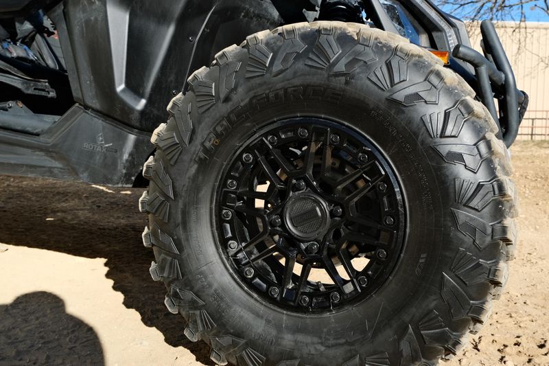 USED 2025 CAN-AM MAVERICK X3 MAX X RS TURBO RR WITH SMARTSHOX Image 17