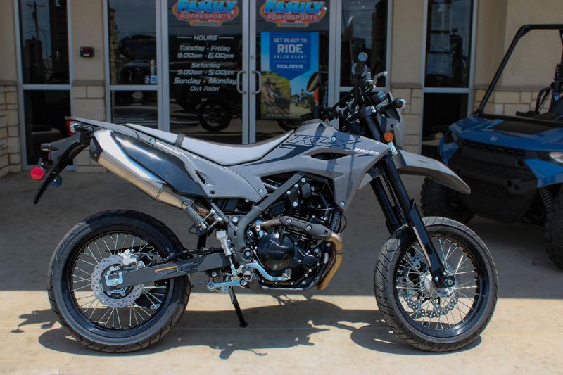 2025 Kawasaki KLX 230SM ABS BATTLE GRAY Image 2