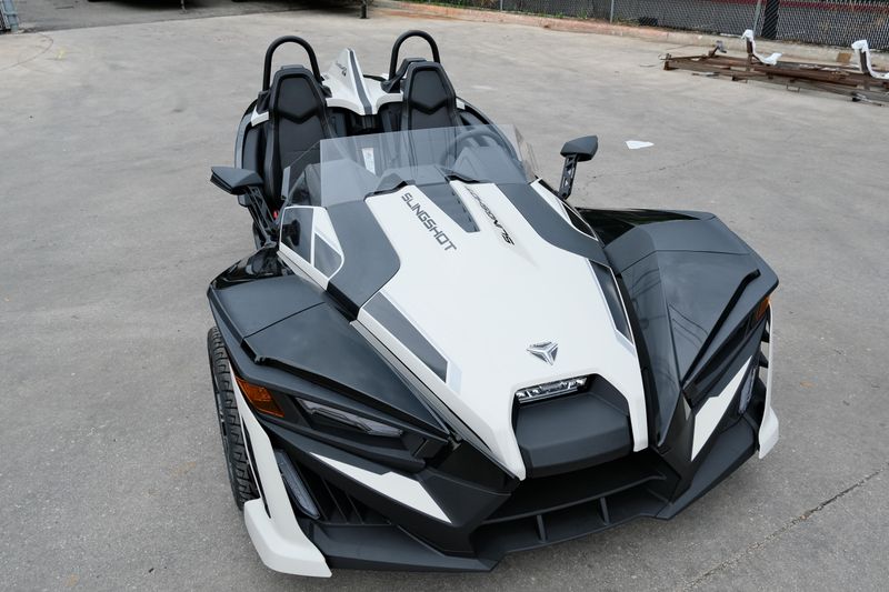 NEW 2026 POLARIS SLINGSHOT SLR AUTODRIVE Image 2