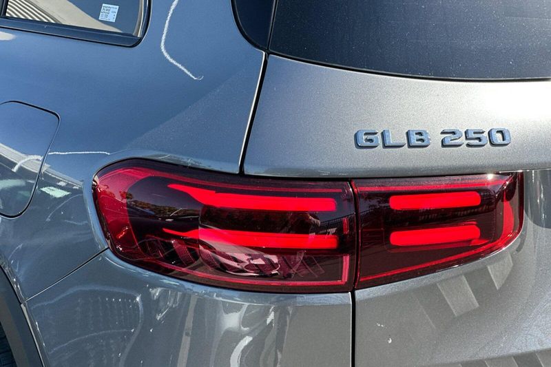 New 2026 Mercedes-Benz GLB 250Image 23
