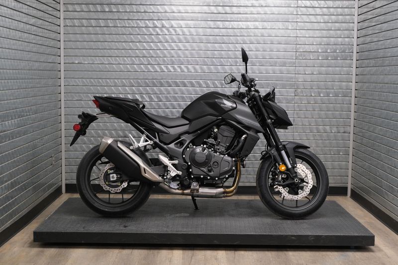 NEW 2025 HONDA CB750 HORNET Image 2