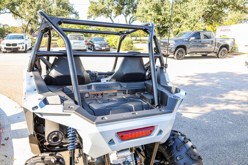 2025 Polaris RZR 200 EFI STORM GRAY AND BLUE Image 4