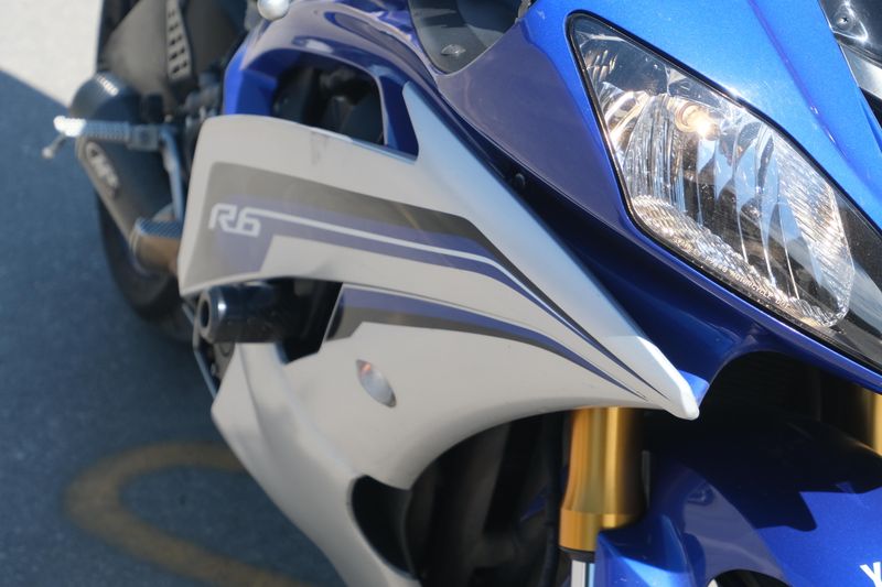 Used 2016 Yamaha YZFR6 BLUE AND SILVER Image 23