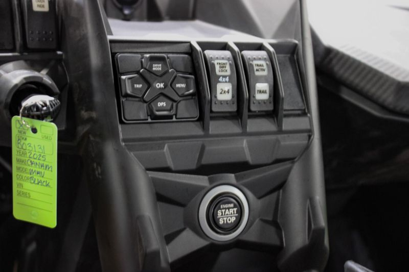 2025 Can-Am MAVERICK X3 MAX X RS TURBO RR TRIPLE BLACK Image 38