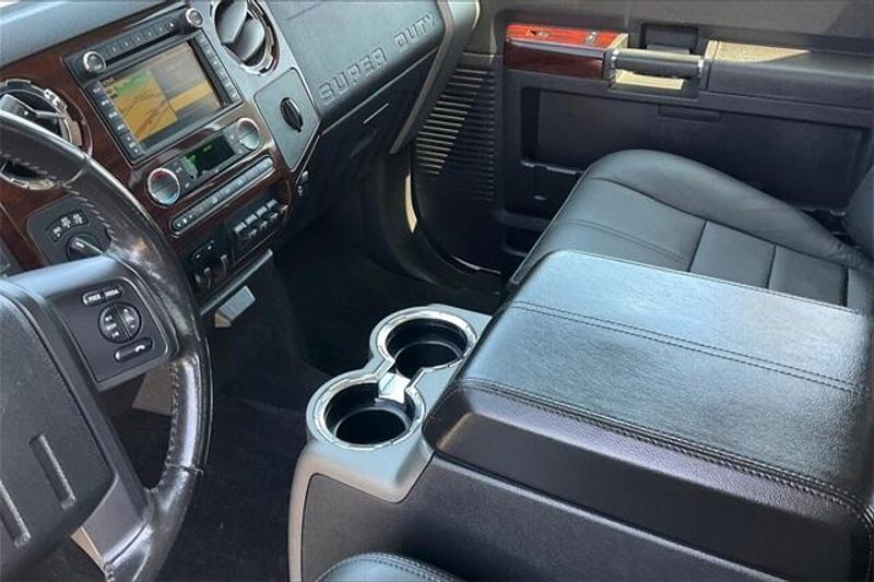 2009 Ford F-350 LariatImage 17