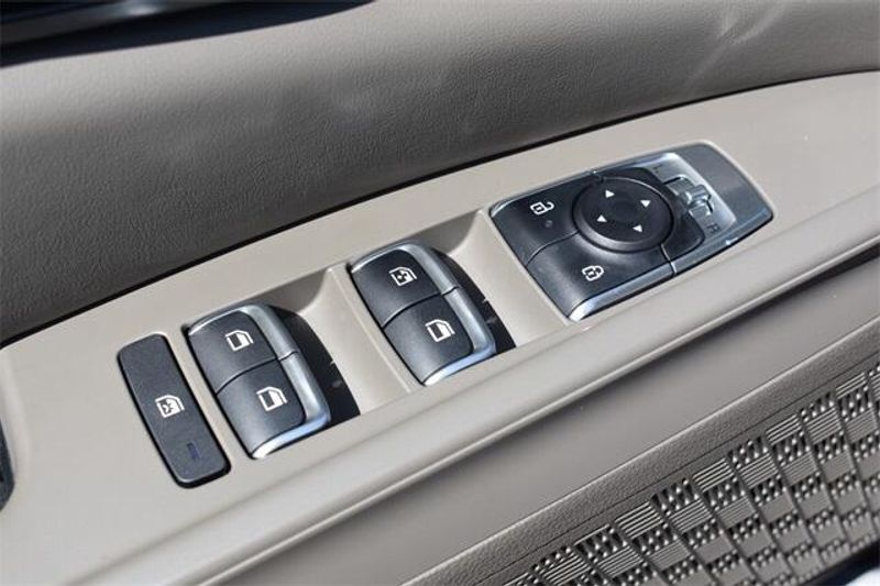 2025 Kia Carnival LXImage 18