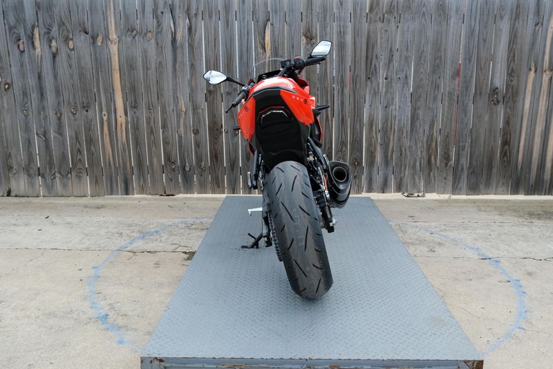 NEW 2026 SUZUKI GSX8R Image 4