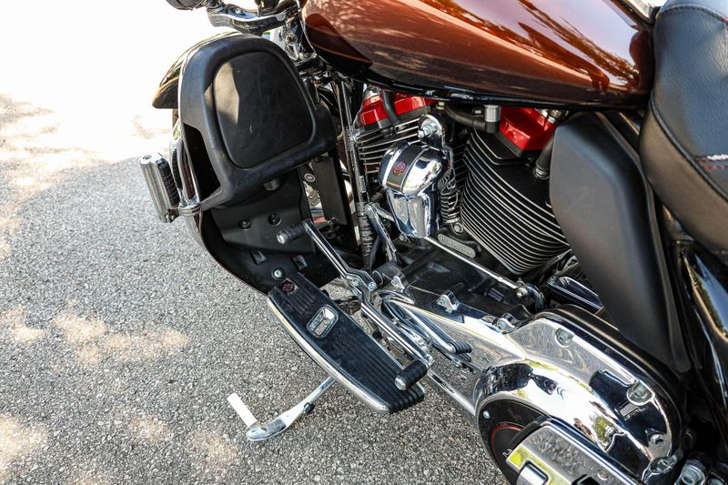2019 HARLEY LIMITED ELECTRIC GLIDE CVO LIMITED  ROOT BEER Image 17