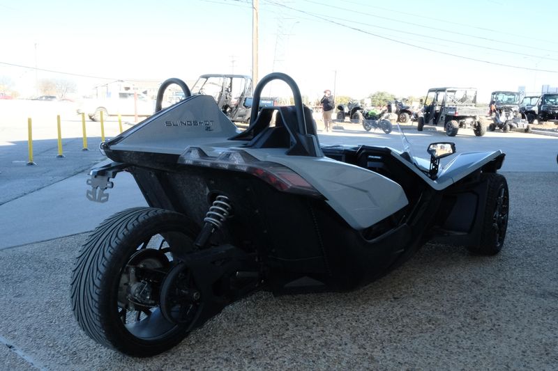 2024 Polaris SLINGSHOT SL AUTODRIVE OCEAN GRAYImage 17