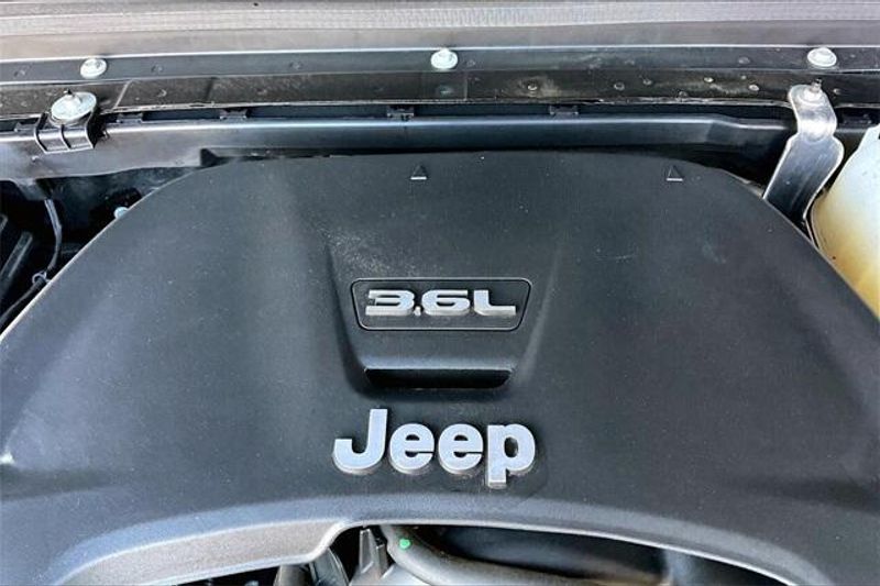 2021 Jeep Gladiator MojaveImage 32