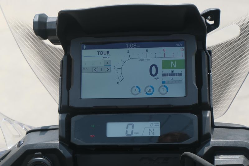 2025 Honda NT1100D PEARL HAWKEYE BLUE Image 9