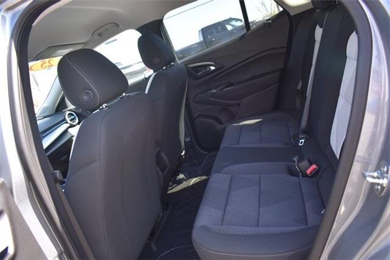 2025 Chevrolet Trax LSImage 16