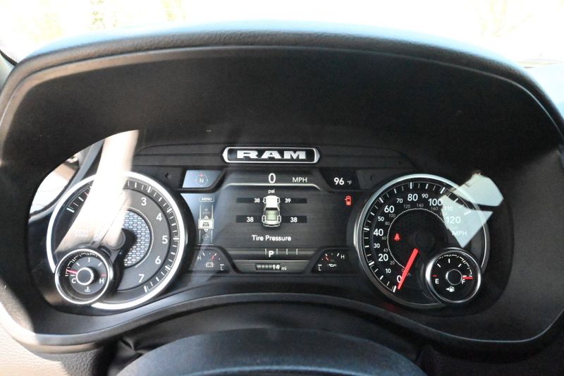 2025 RAM 1500 Big HornImage 21