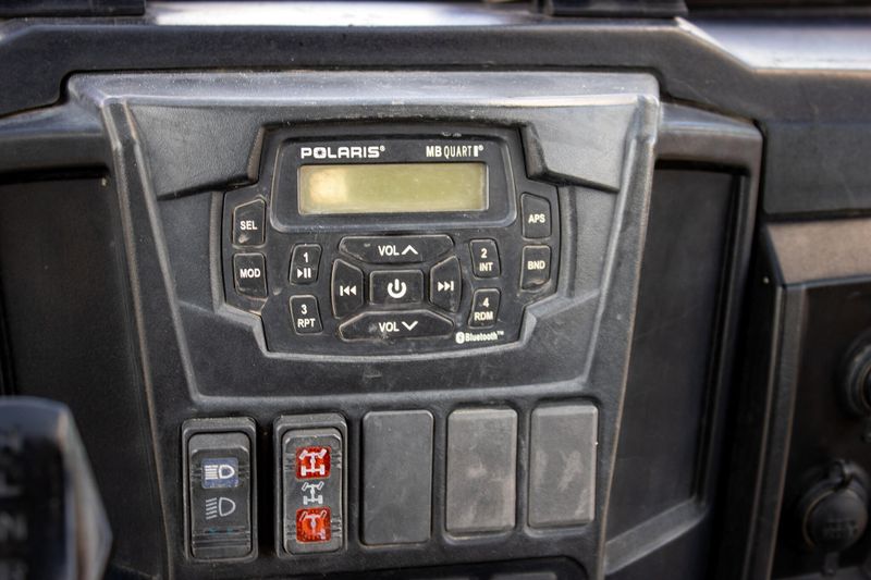 USED 2018 POLARIS RANGER CREW XP 900 EPS Image 24