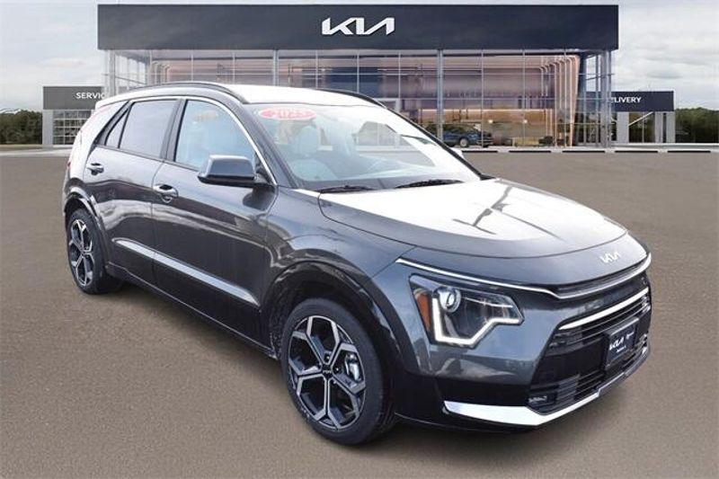 2025 Kia Niro EX TouringImage 1