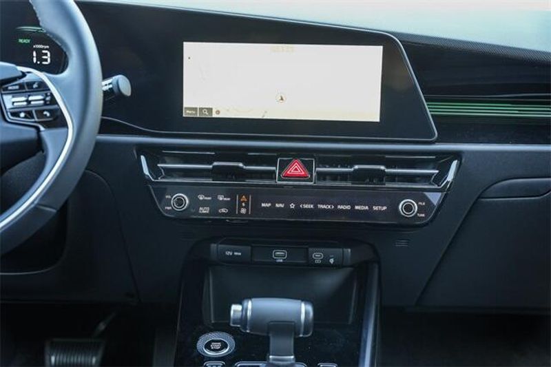 New 2025 Kia Niro EXImage 6