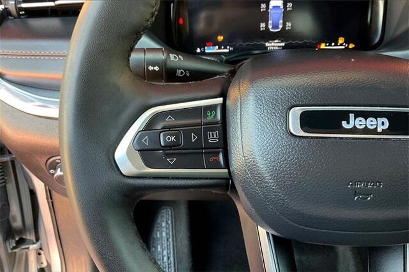 2023 Jeep Compass LimitedImage 18