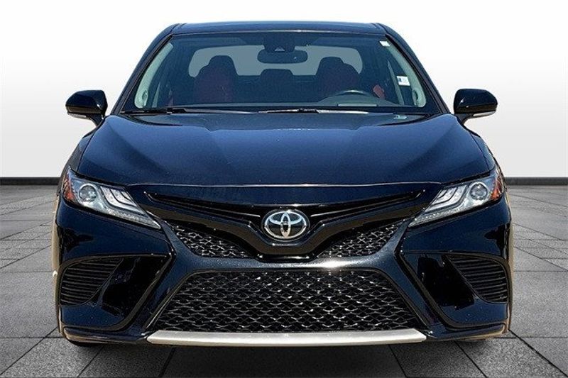 2019 Toyota Camry XLEImage 3