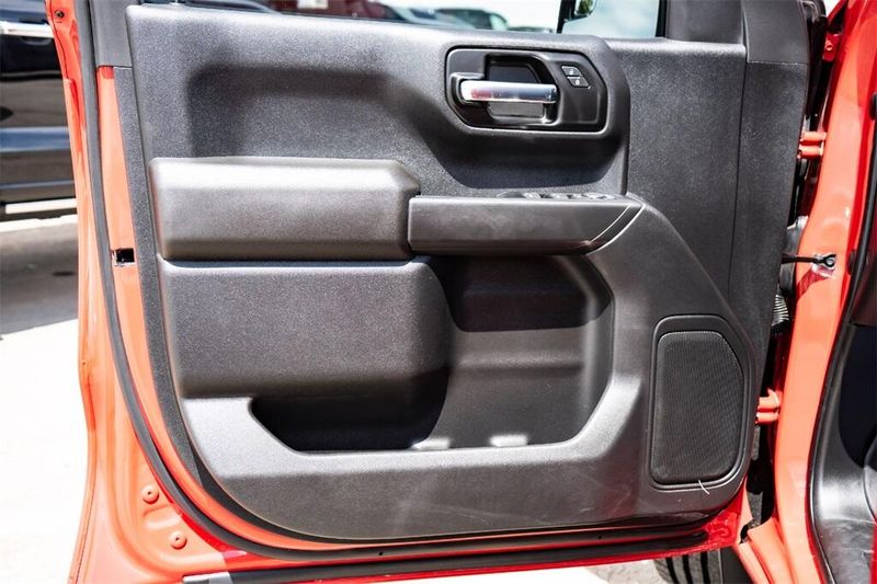 2022 Chevrolet Silverado 1500 Custom photo 14