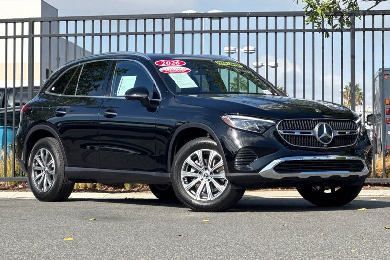 Used 2026 Mercedes-Benz GLC 300Image 2