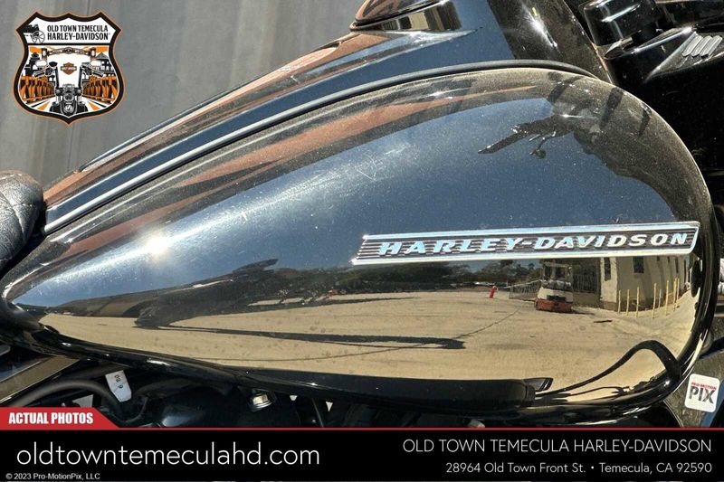 2019 Harley-Davidson Street Glide in a Black exterior color. BMW Motorcycles of Temecula – Southern California (951) 506-6903 bmwmotorcyclesoftemecula.com 