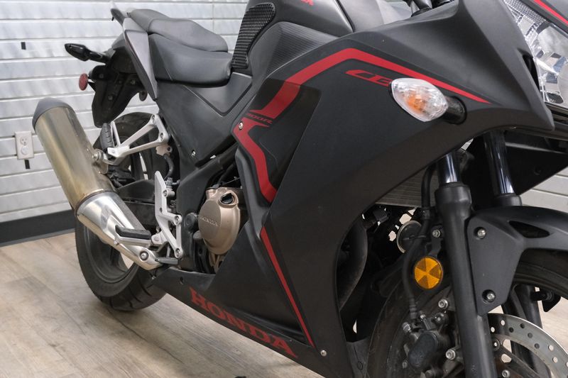 USED 2021 HONDA CBR300R Image 10