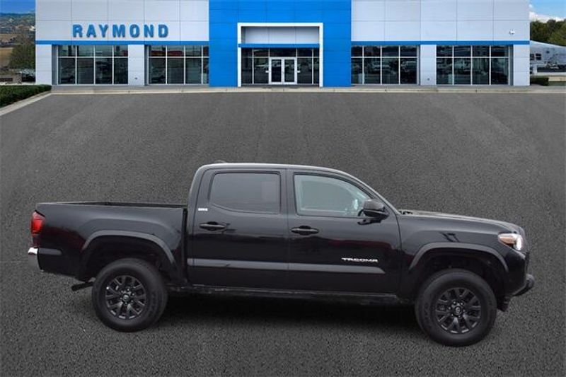 2023 Toyota Tacoma TRD Off-RoadImage 2