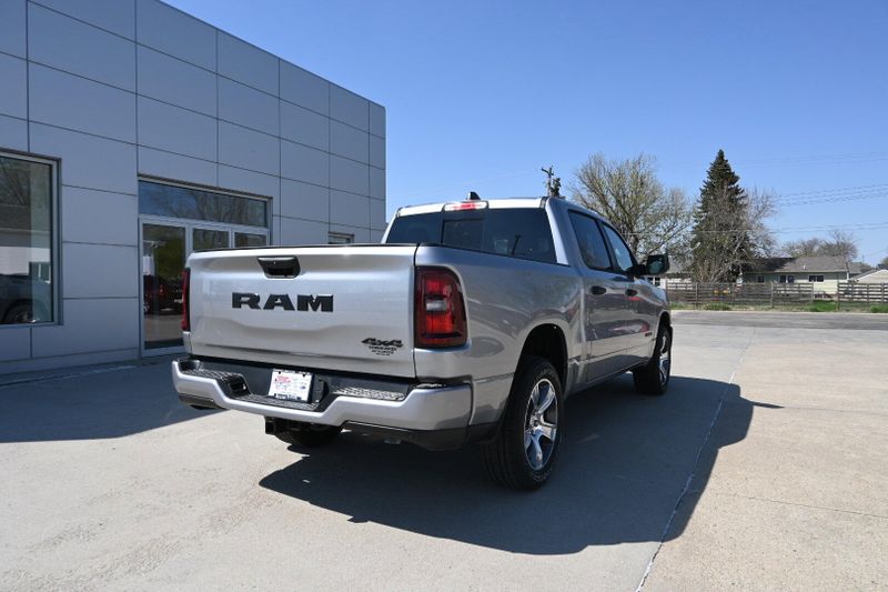 2025 RAM 1500 TradesmanImage 8