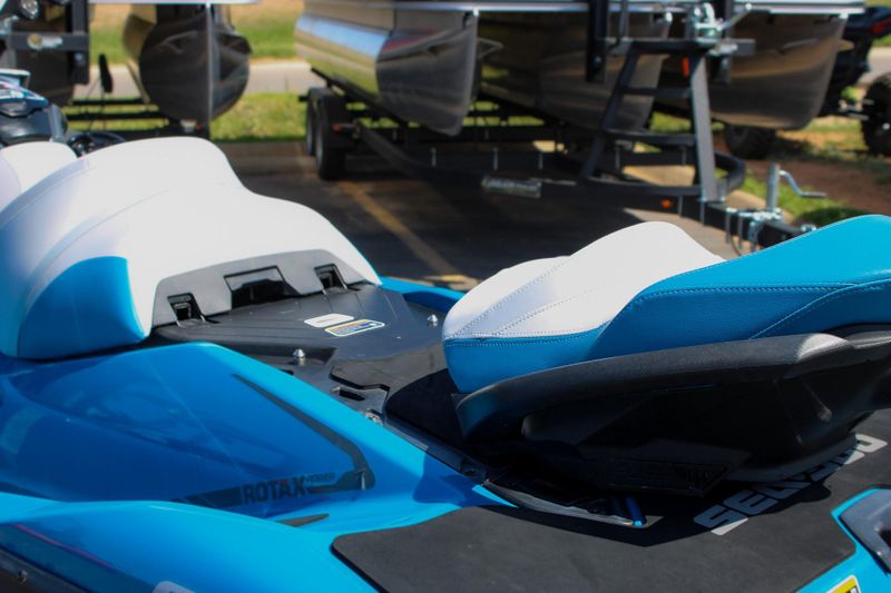 2020 SEADOO GTX 170 BLUE Image 22