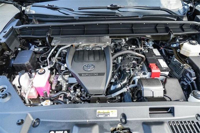 2023 Toyota Highlander LEImage 27