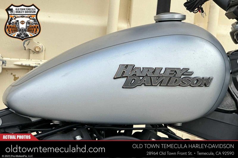 2020 Harley-Davidson Softail in a BRACUDA SLV DNM W/PINSTRIPE exterior color. BMW Motorcycles of Temecula – Southern California (951) 506-6903 bmwmotorcyclesoftemecula.com 