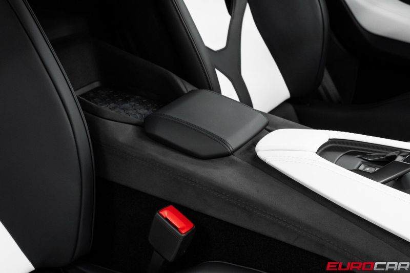 Used 2025 Lamborghini Revuelto *HIGH GLOSS STYLE PACKAGE * PASSENGER DISPLAY*Image 39