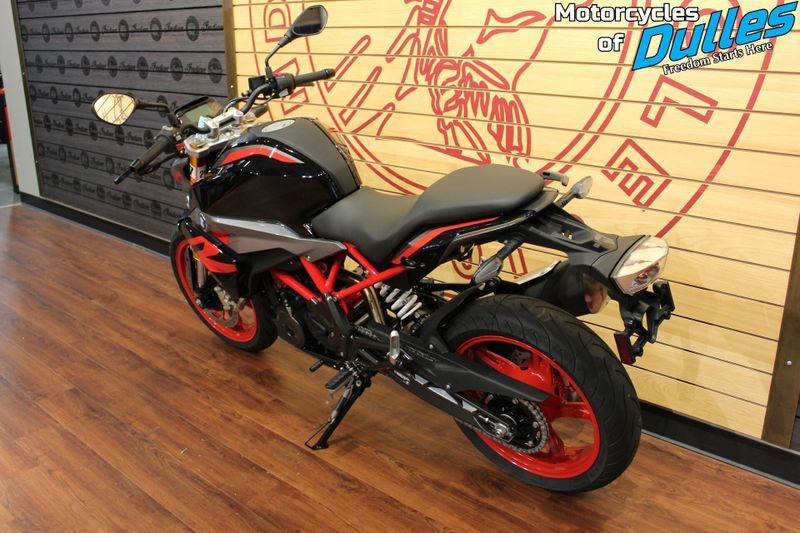 New 2025 BMW G 310 R Image 6