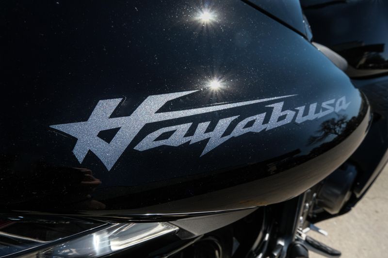 2025 Suzuki HAYABUSA GLASS SPARKLE BLACKImage 18