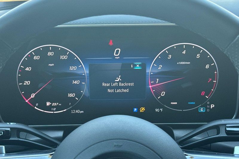 Used 2025 Mercedes-Benz GLC 300Image 29