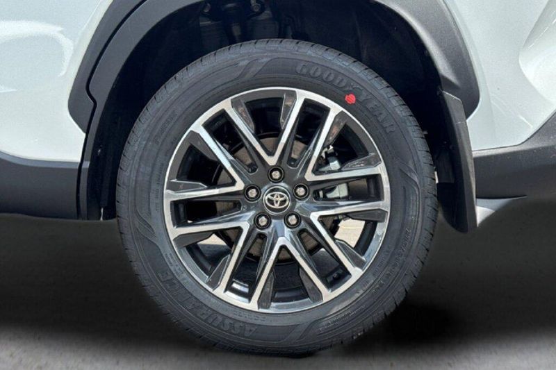 New 2026 Toyota Corolla Cross XLEImage 32