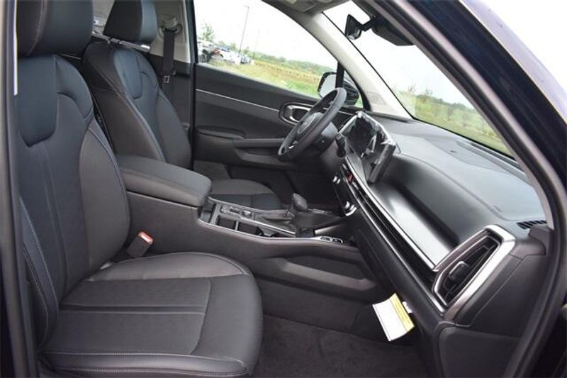 New 2025 Kia Sorento EXImage 14
