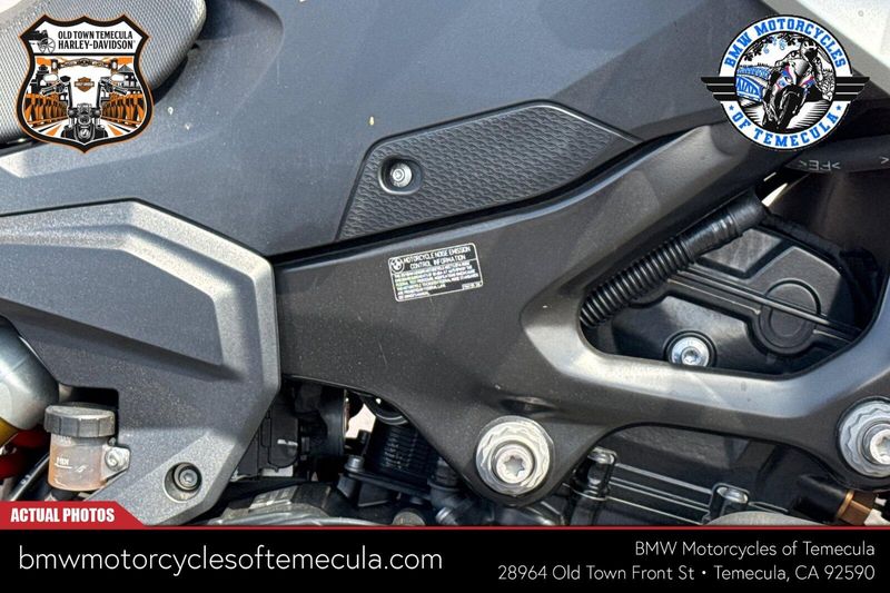 2021 BMW F 900 RImage 9