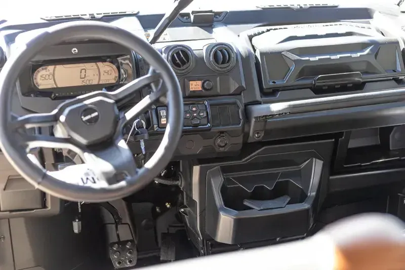 2025 Can-Am DEFENDER MAX LIMITED CAB HD10 WILDLAND CAMO Image 10